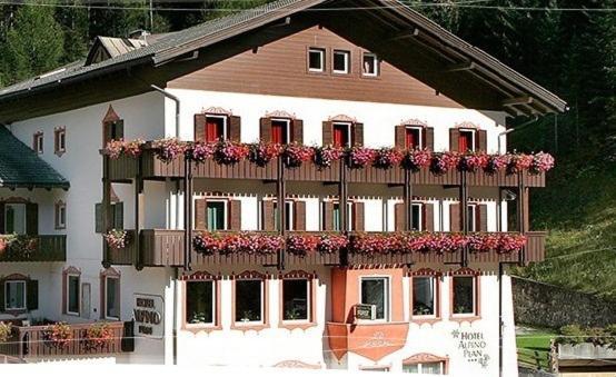 Hotel Alpino Plan Selva di Val Gardena Exterior photo